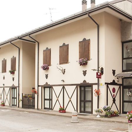 Appartamenti Le Mongolfiere Male Luaran gambar